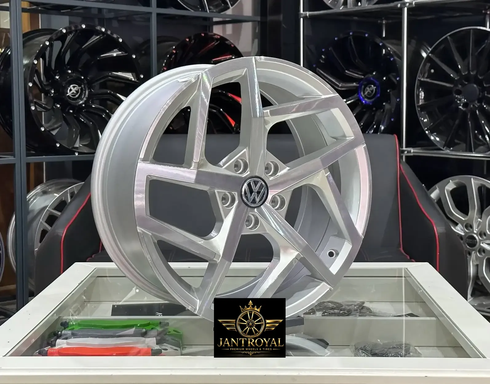 18 İNÇ 5X112 GOLF8 DALLAS JANT MODELİ (4ADET)