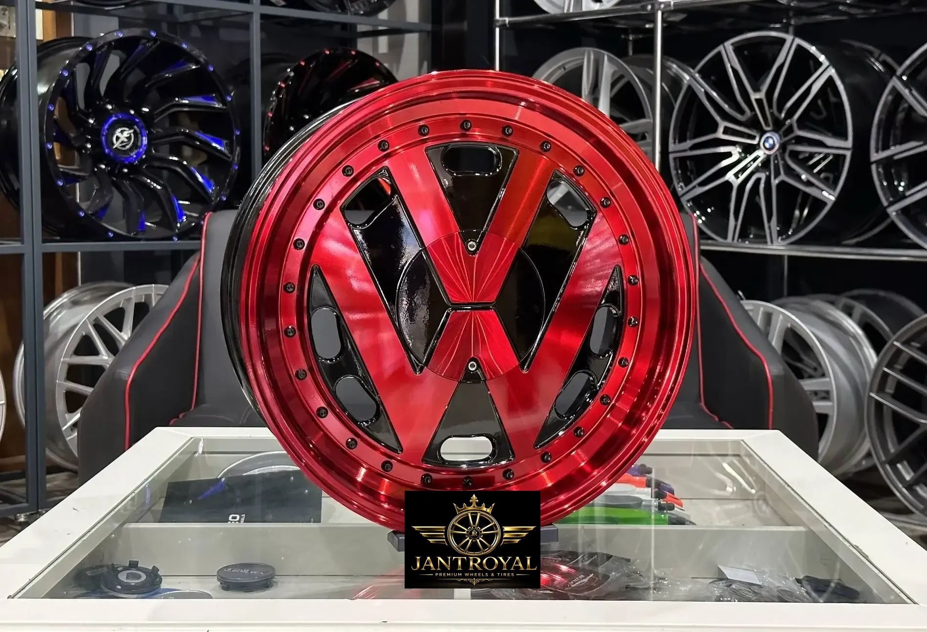 17 İNÇ 4X100 / 114,3 7,5 ET:30 RED W LOGOLU ÖZEL SERİ