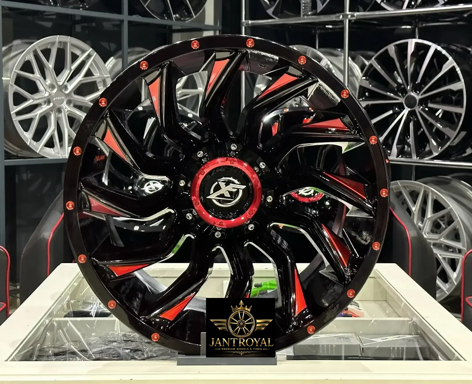 20 İNÇ 6X139,7 GLOSSY BLACK MİLLİNG+RED OFFROAD TÜRBÜLANS JANT MODELİ