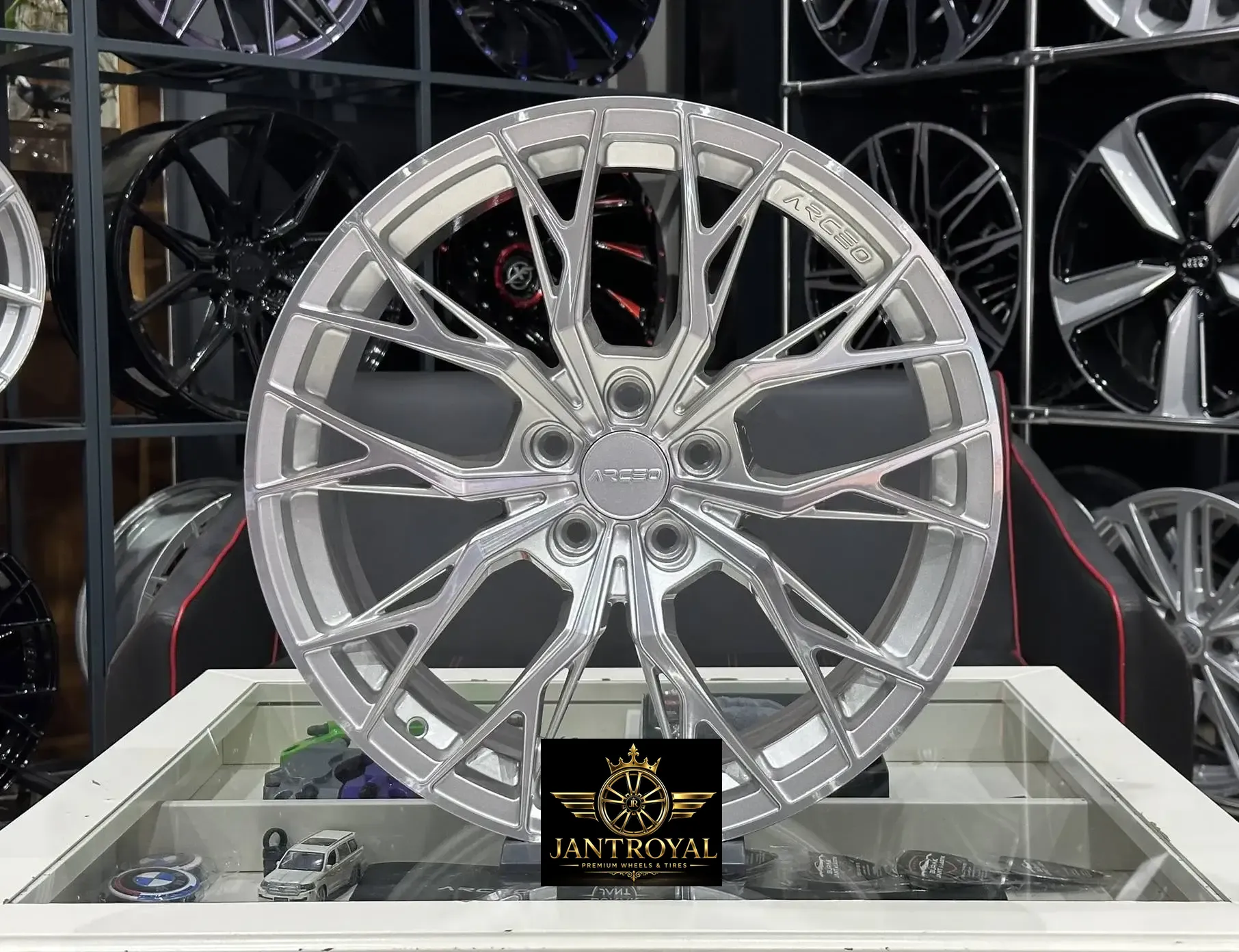 ARCEO ROMA 18 İNÇ 5X112 SİLVER DİAMOND JANT MODELİ (4ADET)