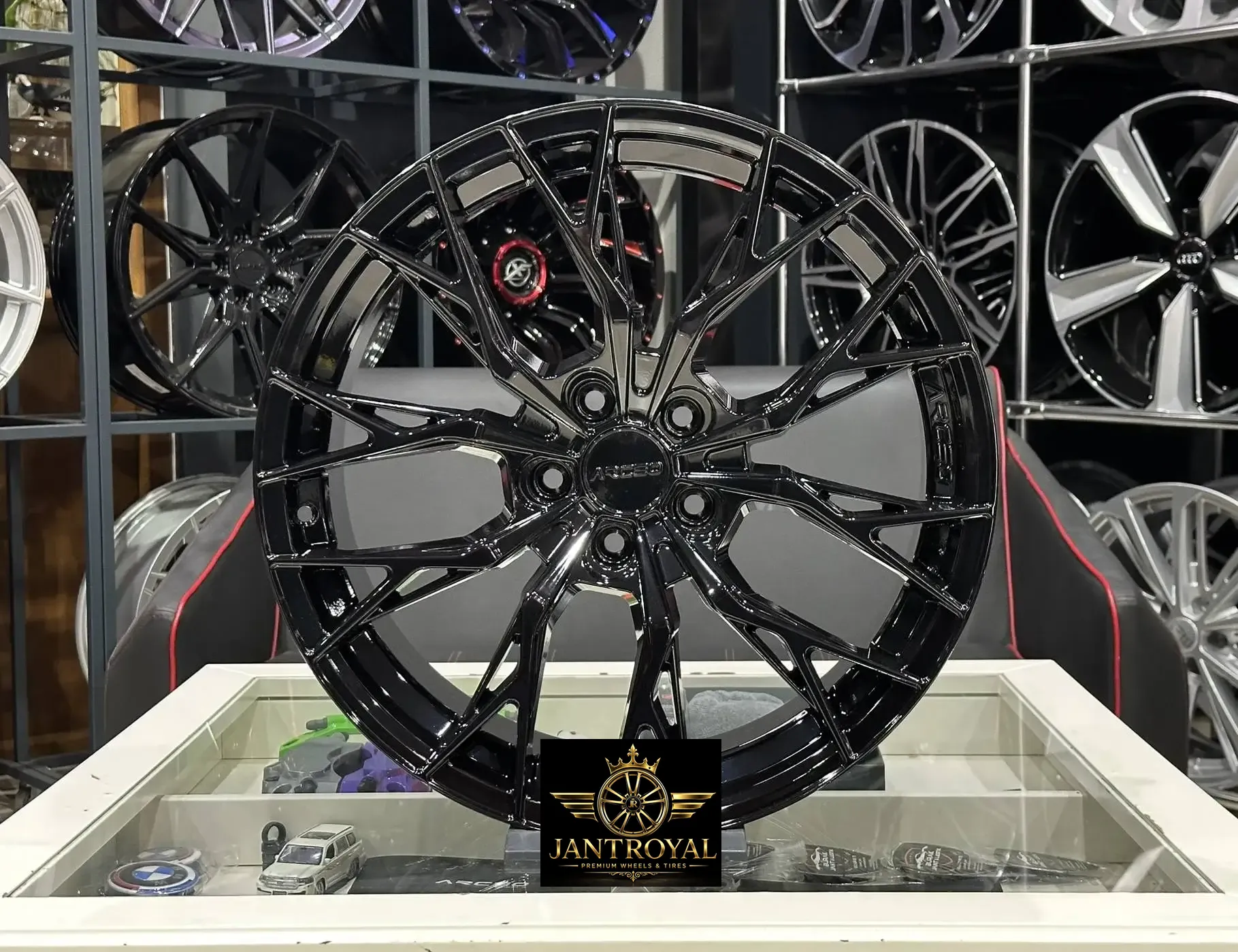 ARCEO ROMA 18 İNÇ 5X112 GLOSSY BLACK JANT MODELİ (4ADET)