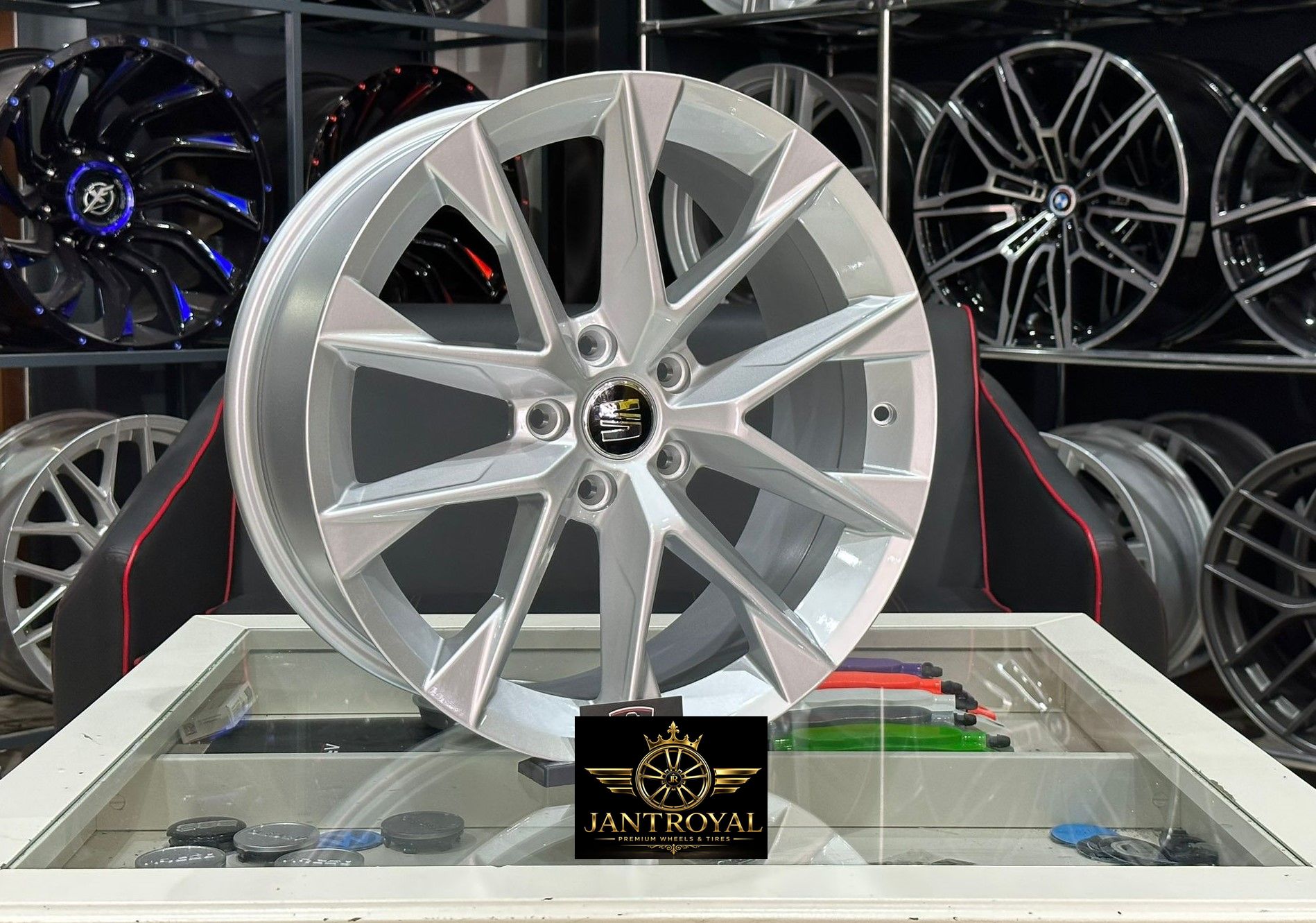 18 İNÇ 5X112 SEAT LEON FR SİLVER AKREP JANT MODELİ (4ADET)