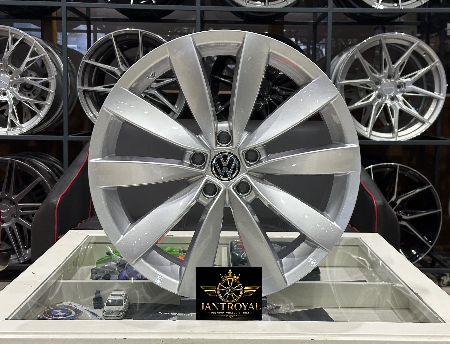 19 İNÇ 5X112 VOLKSWAGEN LUGANO SİLVER JANT MODELİ (4ADET)