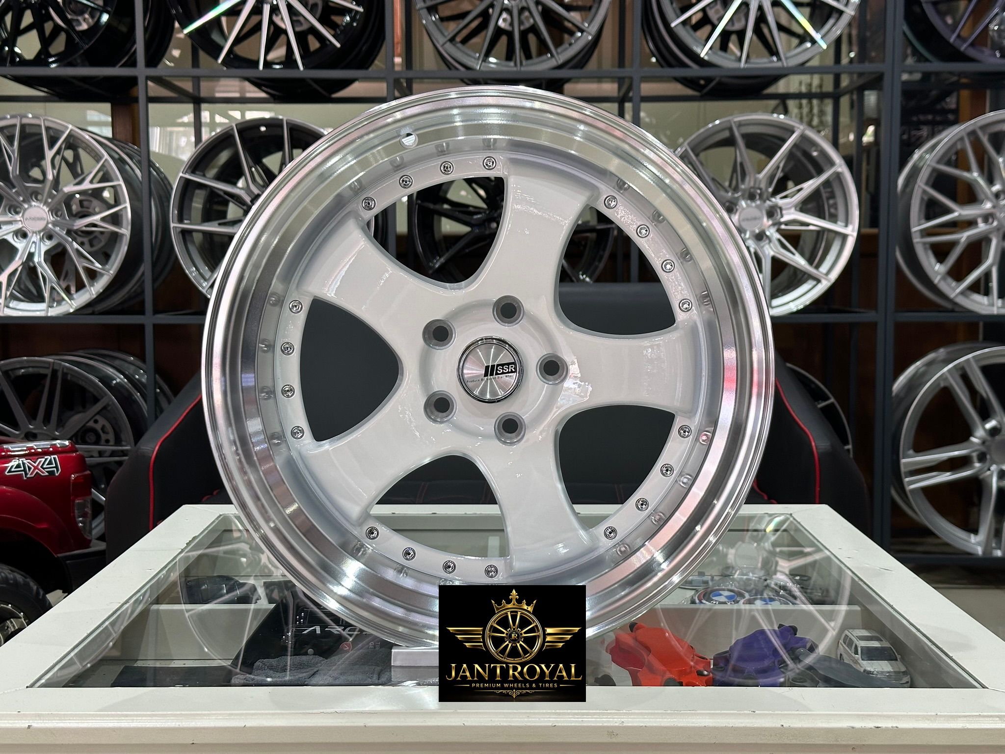 18 İNÇ 5X114.3 SSR LİP POLİSH WHİTE BEYAZ ÖN ARKA JANT MODELİ (4ADET)