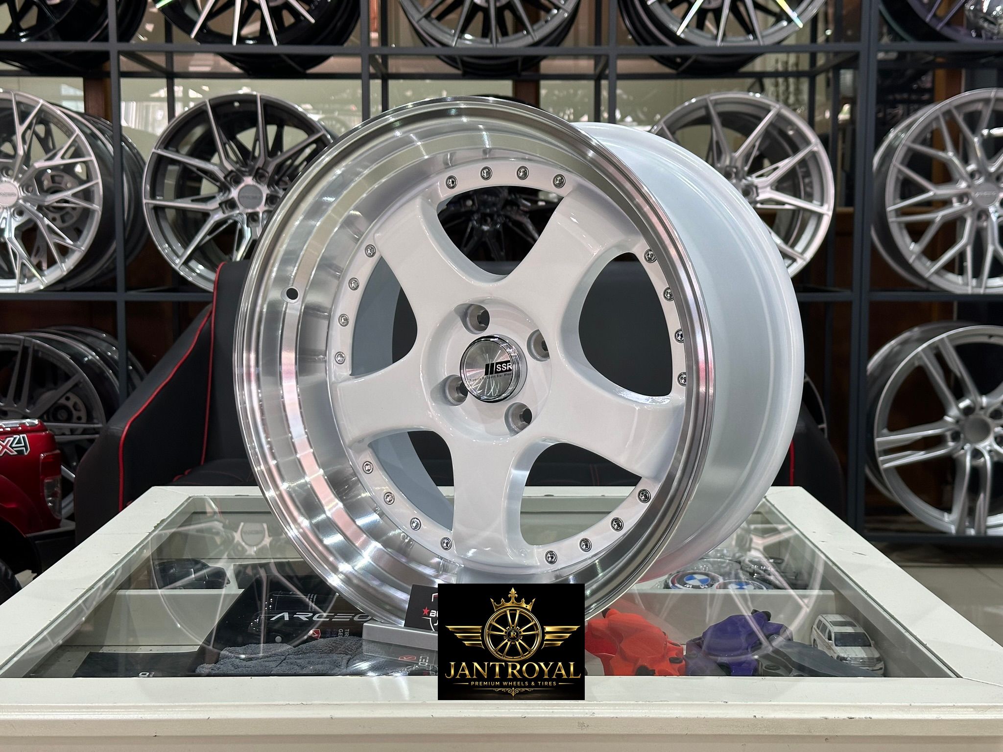 17 İNÇ 4X100 SSR LİP POLİSH WHİTE BEYAZ ÖN ARKA JANT MODELİ (4ADET)