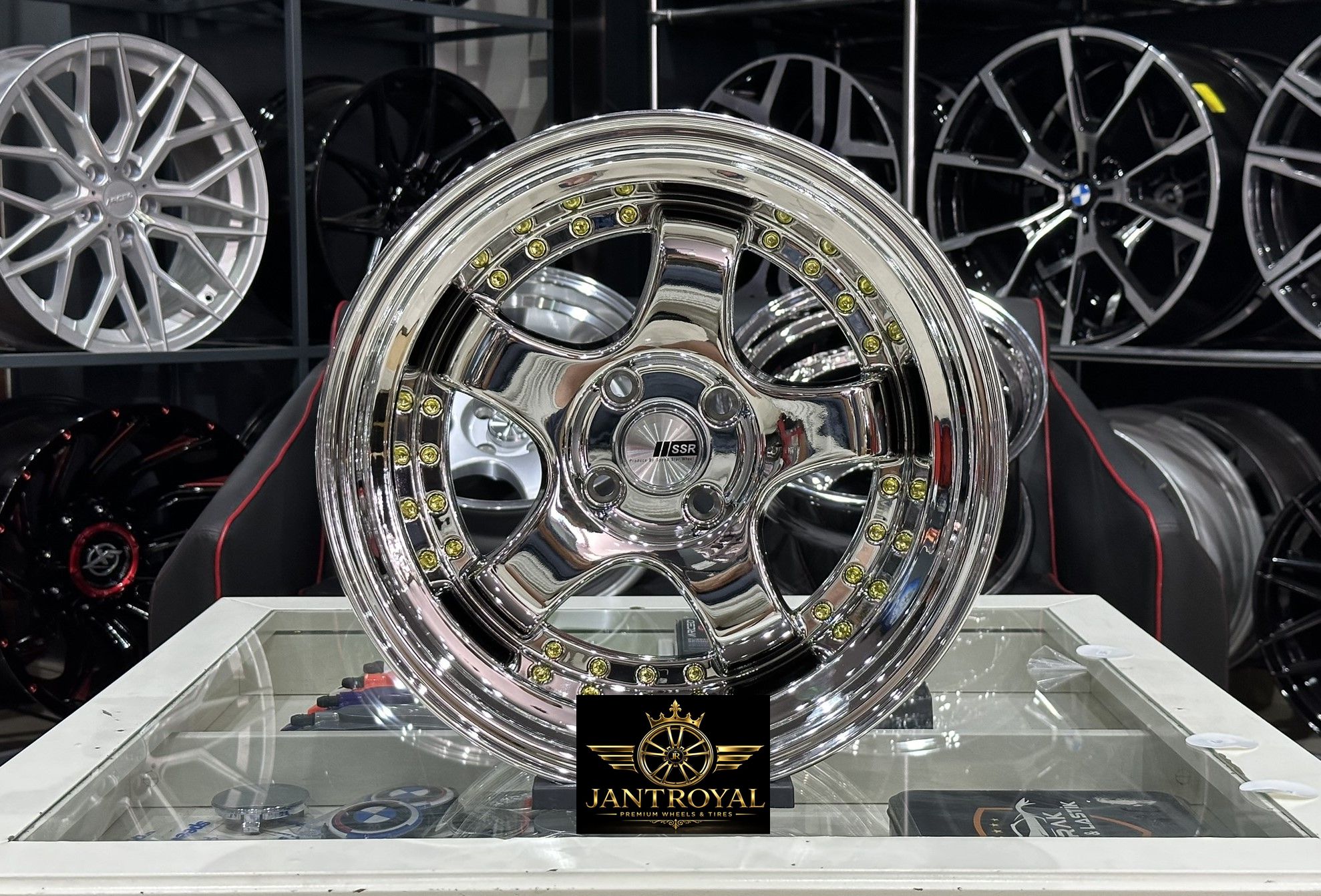 16 İNÇ 4X100 SSR ÖN:9 ARKA:10 CHROME GOLD RİVET JANT MODELİ (4ADET)