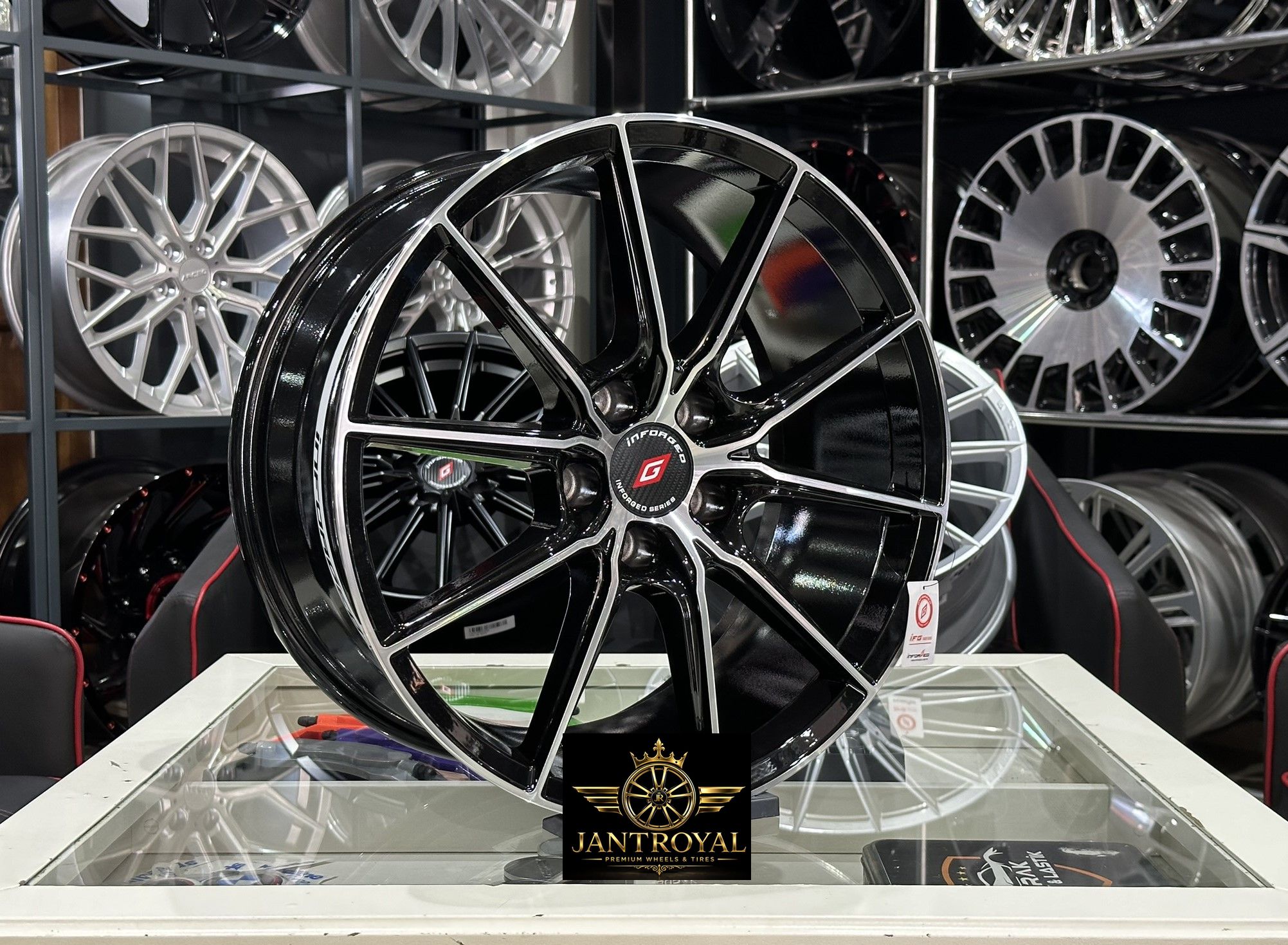 18 İNÇ 5X112 ORJİNAL İNFORGED İFG48 BLACK MACHİNED ÖN ARKA JANT MODELİ (4ADET)