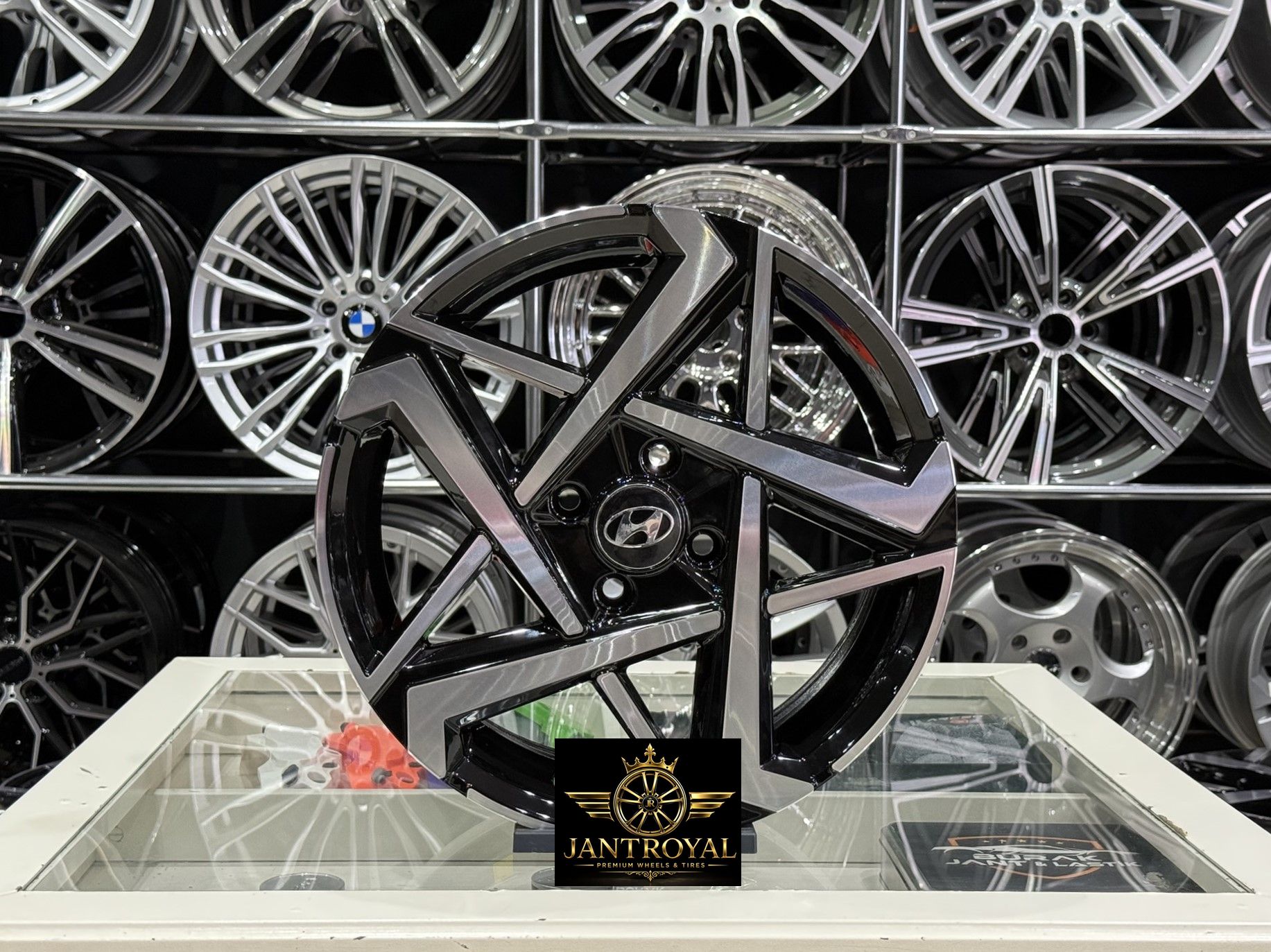 16 İNÇ 4X100 HYUNDAİ İ20 BLACK DİAMOND JANT MODELİ (4ADET)