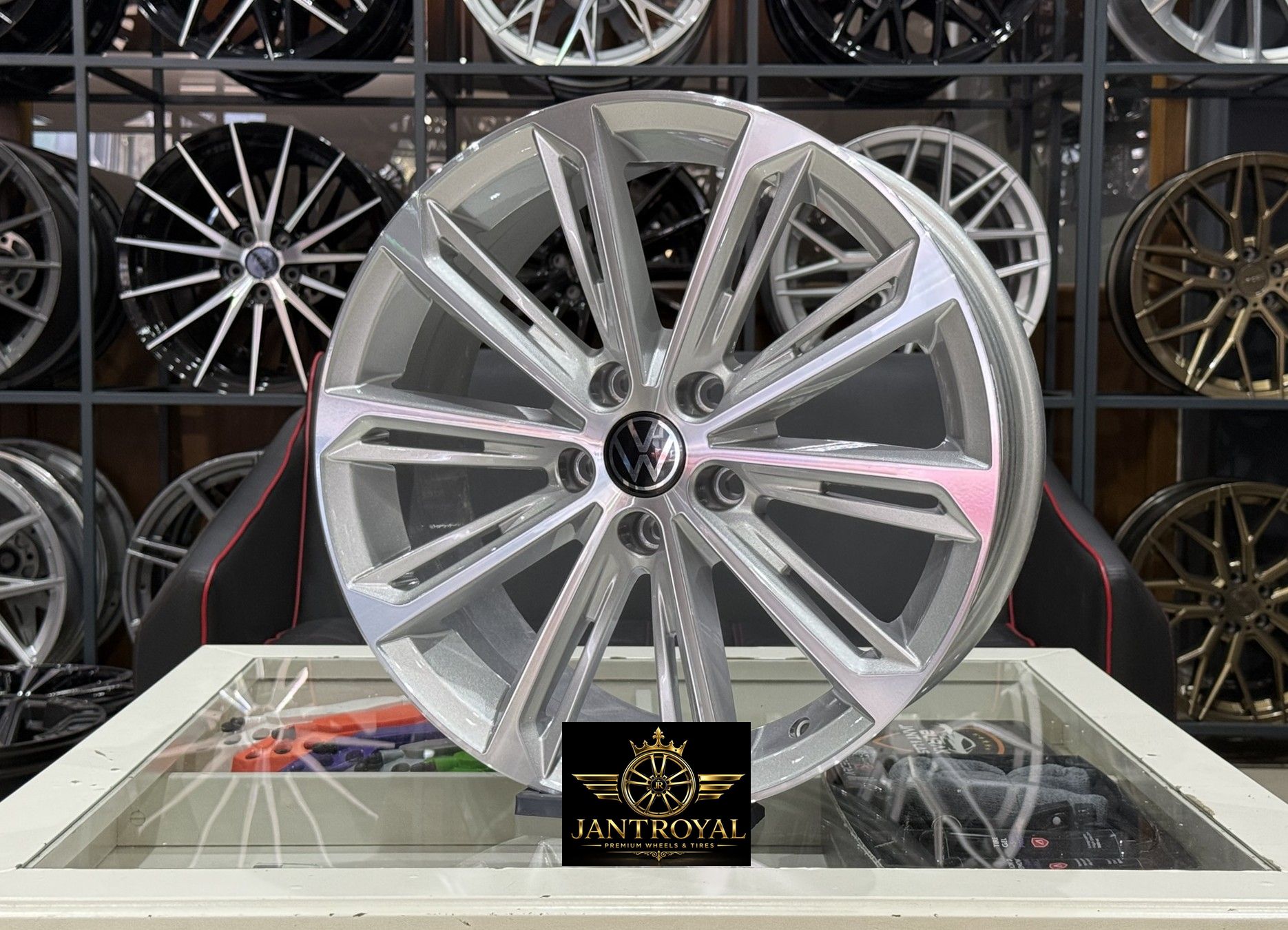 18 İNÇ 5X112 VOLSKWAGEN PASSAT JETTA GOLF CADDY VERONA SİLVER DİAMOND JANT MODELİ (4ADET)