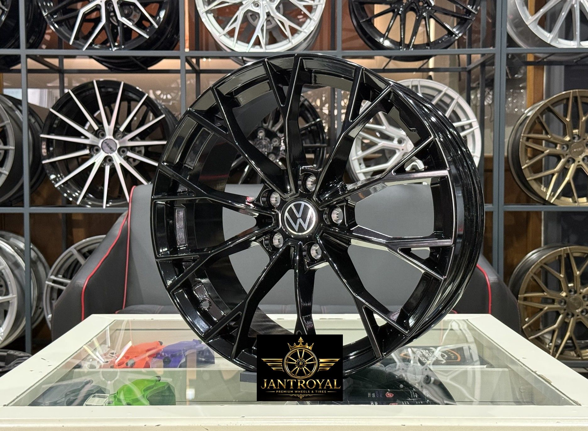 18 İNÇ 5X112 VW GOLF PİANO BLACK WARMENAU R LİNE JANT MODELİ (4ADET)