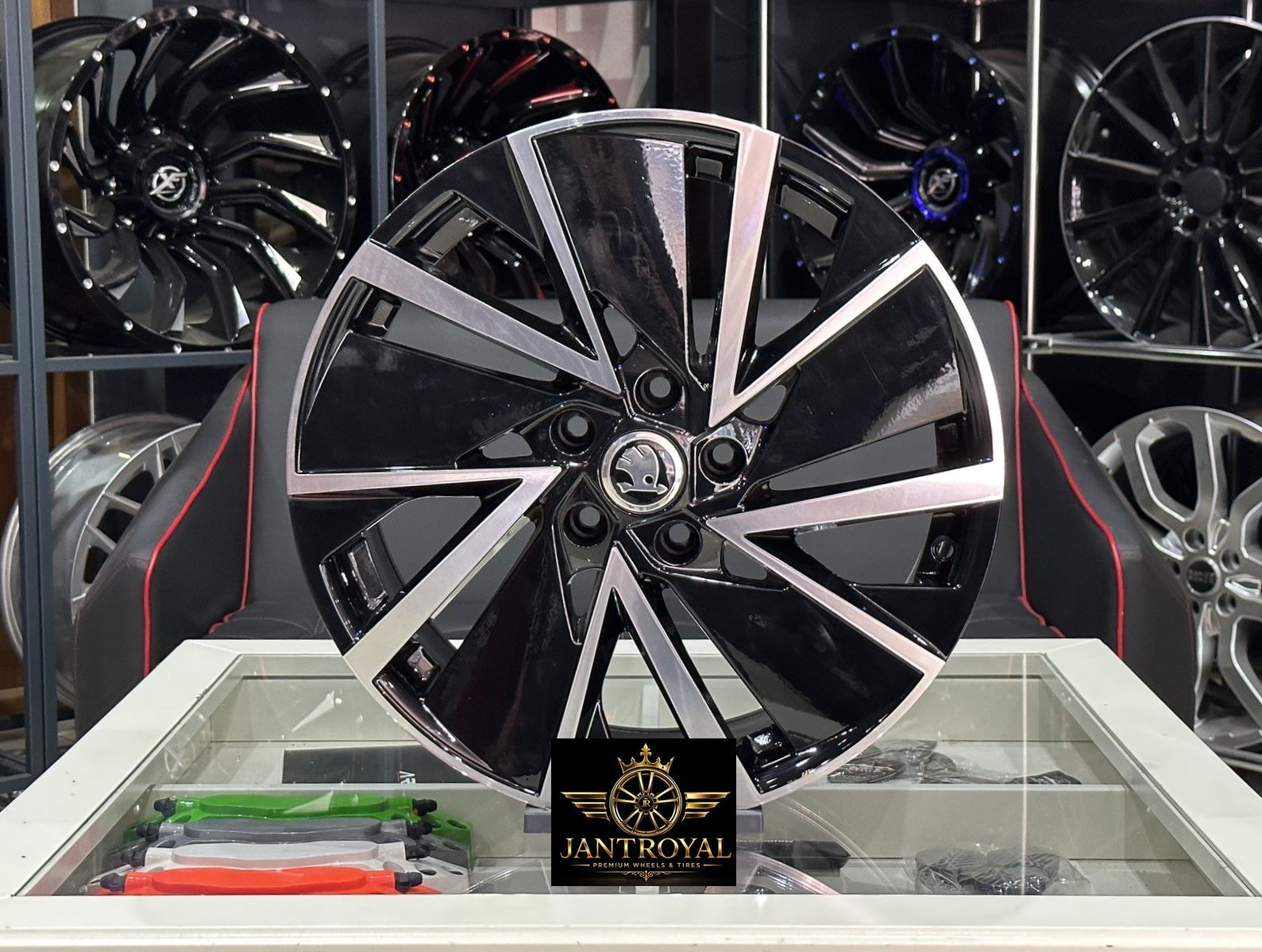 18 İNÇ 5X100 SKODA RAPİD SCALA BLACK DİAMOND JANT MODELİ (4ADET)