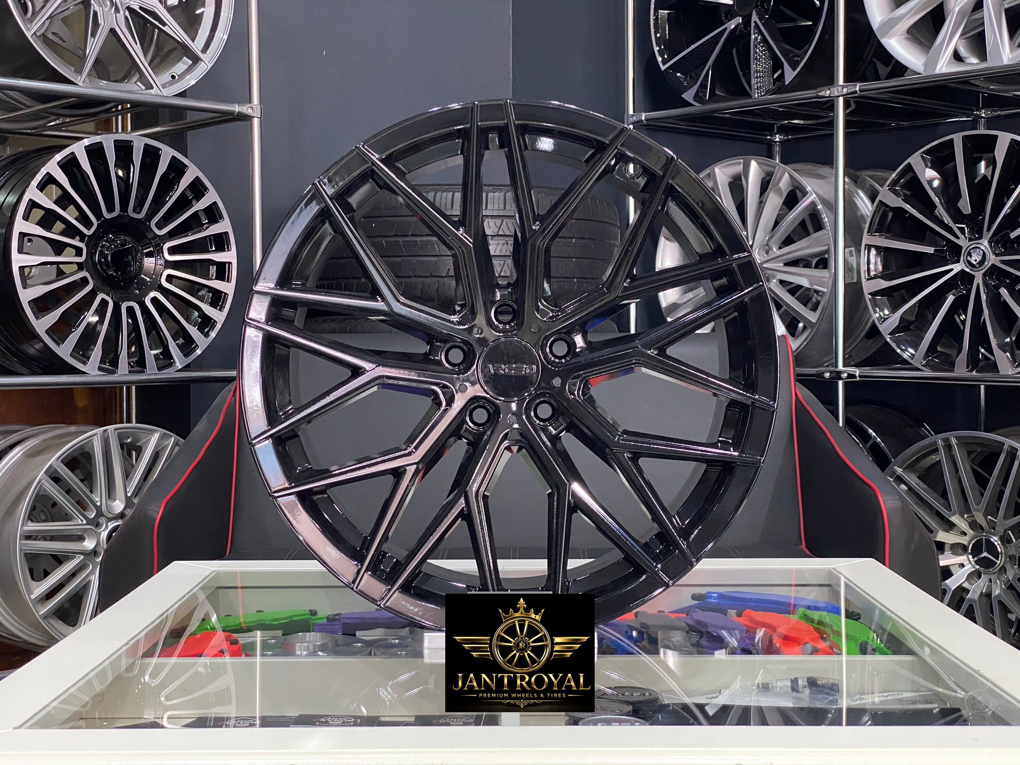 18 İNÇ 5X105 ARCEO VALENCİA PİANO BLACK JANT MODELİ (4ADET)