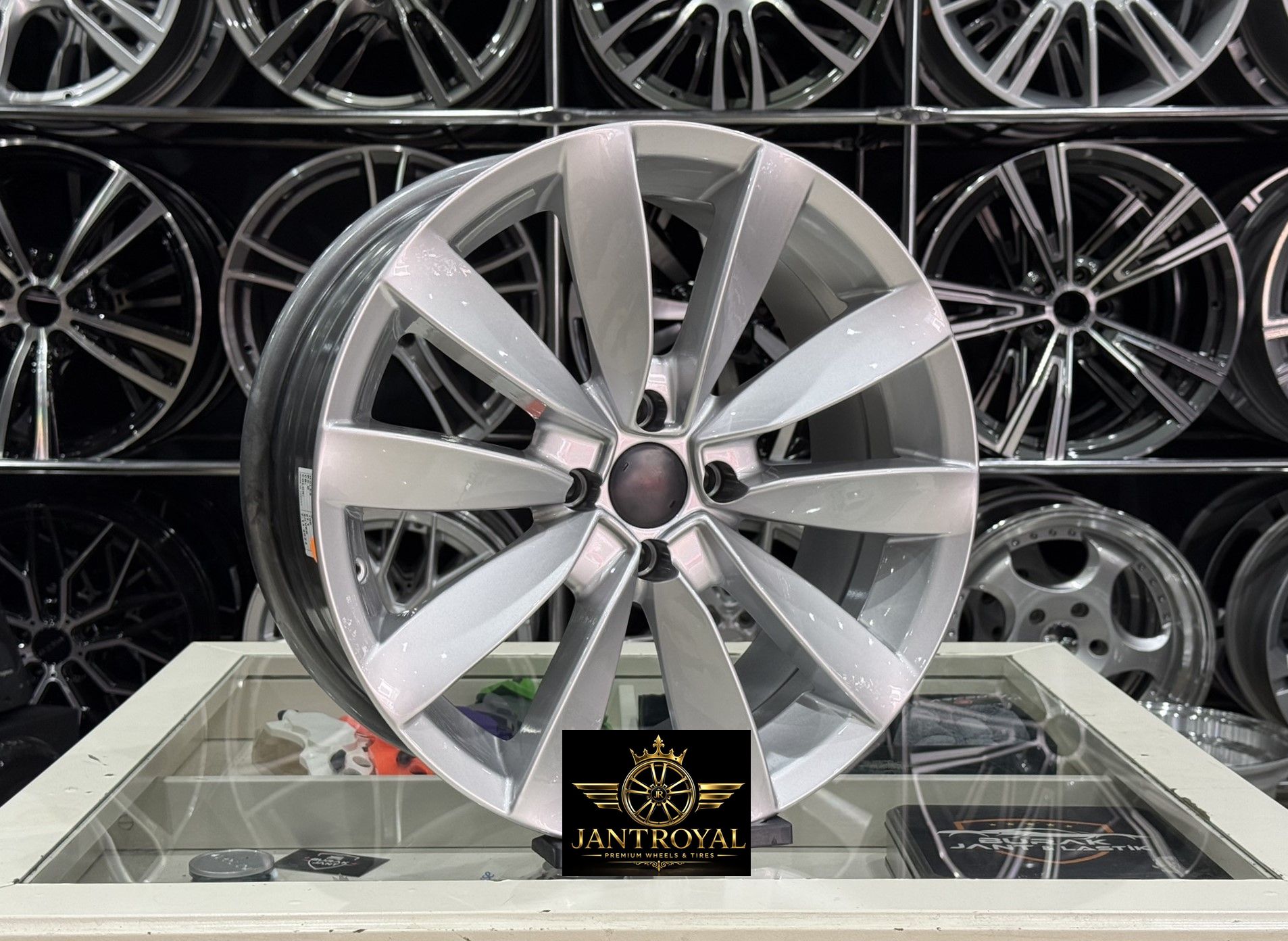 17 İNÇ 4X108 ET:25 PEUGEOT CİTRÖEN UYUMLU LUGANO JANT MODELİ (4ADET)