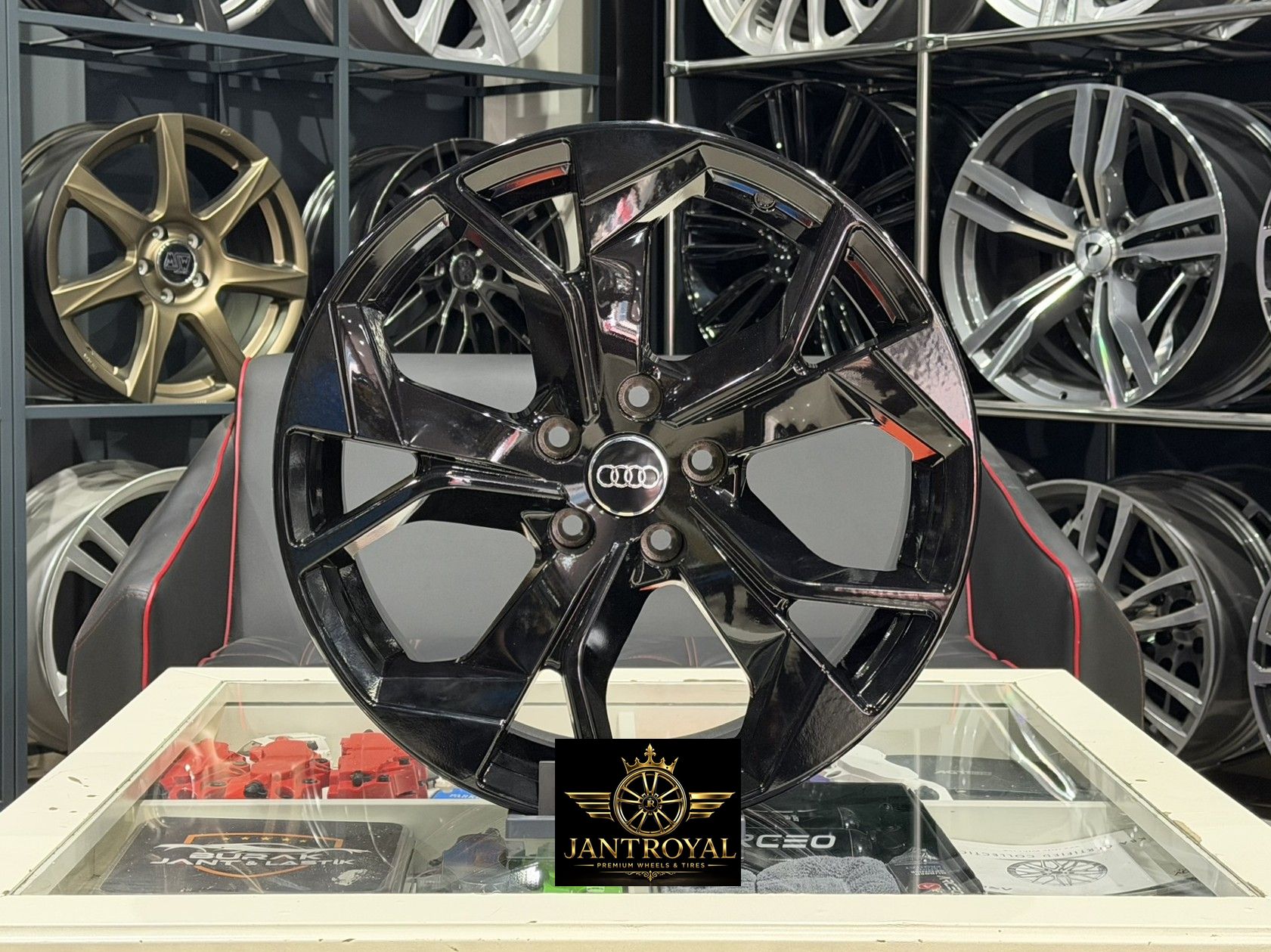 18 İNÇ 5X112 AUDİ PİANO BLACK A4 A5 A6 Q2 Q3 UYUMLU JANT MODELİ (4ADET)