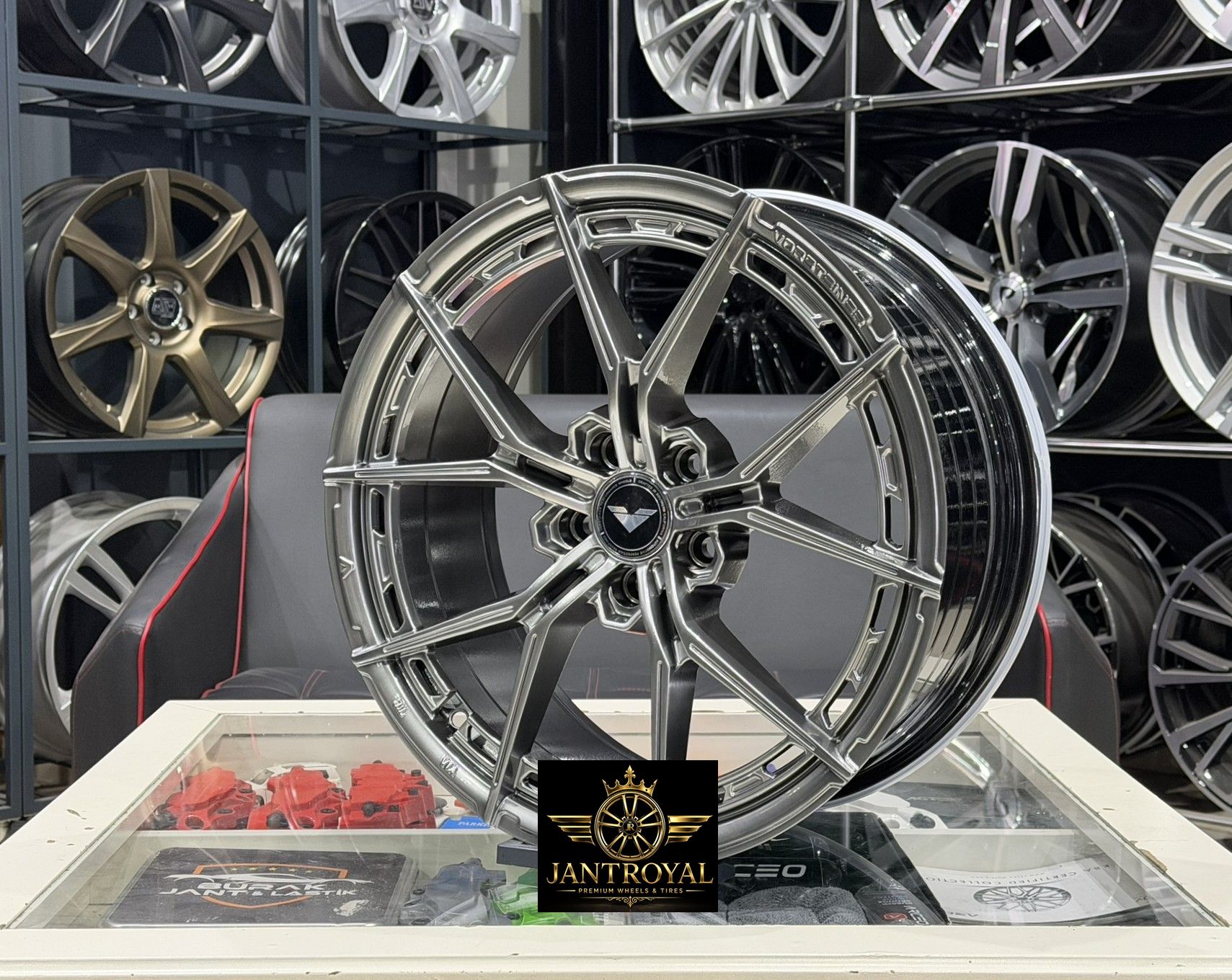 18 İNÇ 5X112 VORSTEİNER FF52 HYPER BLACK JANT MODELİ (4ADET)