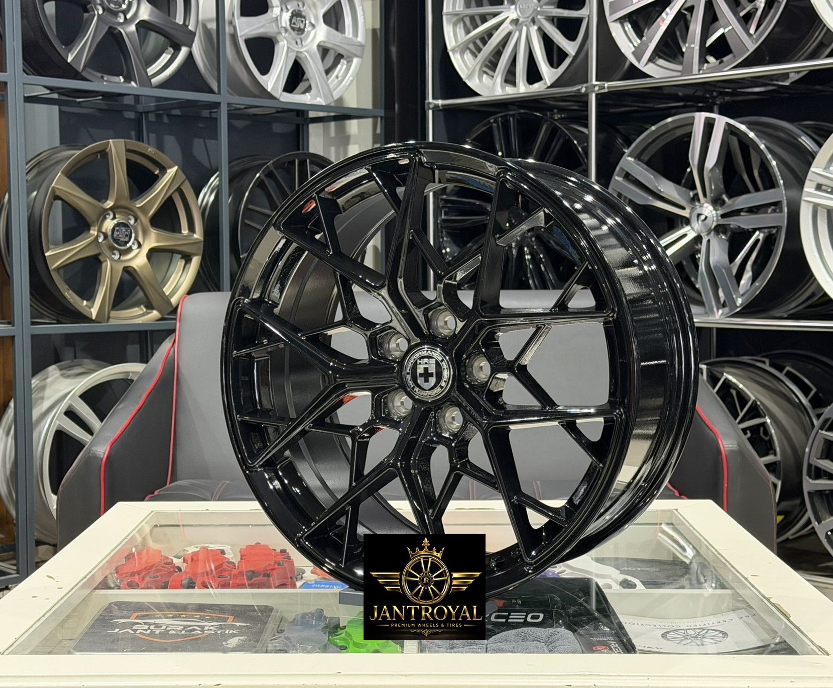 18 İNÇ 5X112 HRE PERFORMANCE FF10 PİANO BLACK JANT MODELİ (4ADET)